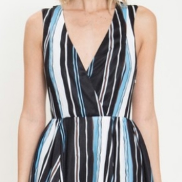 Cut Out Striped Midi Print A Line Dress - Picture 6 of 8